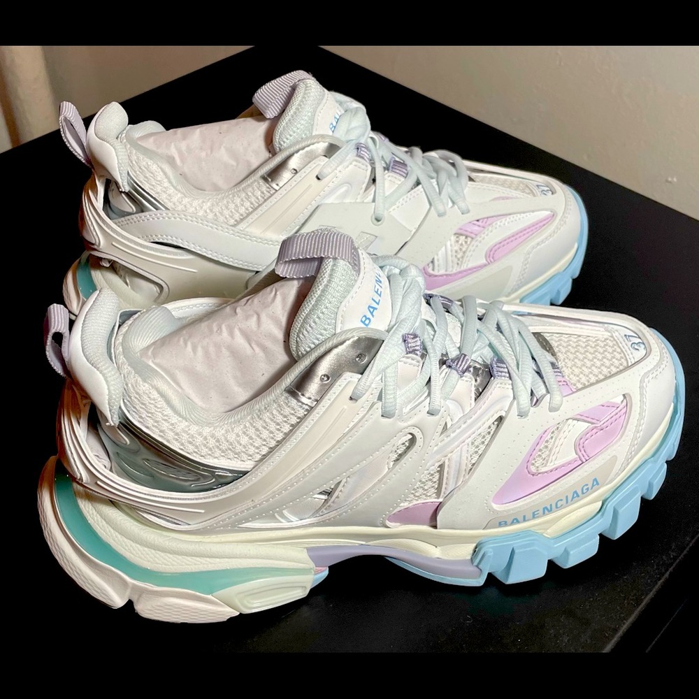 Balenciaga Womens Track Sneaker In White Size 37(7 US)